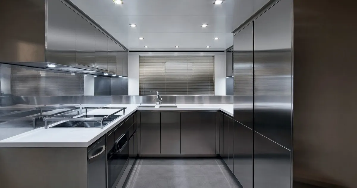 Sanlorenzo SL118 — Interior photo 2