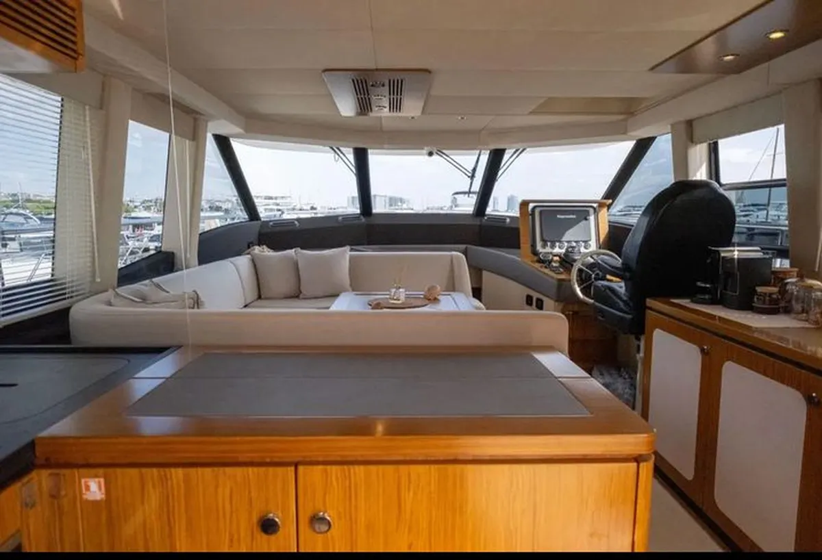 Azimut Magellano 53 — Interior photo 4