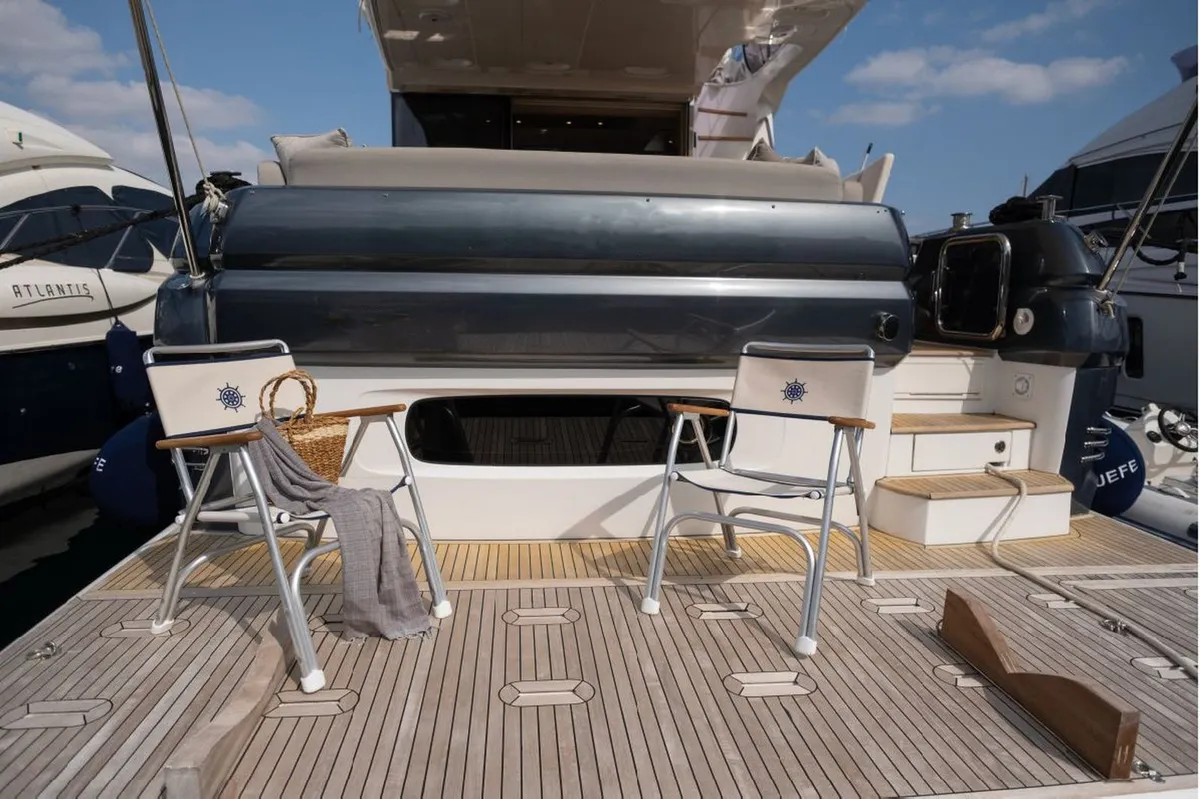Azimut Magellano 53 — Exterior photo 2