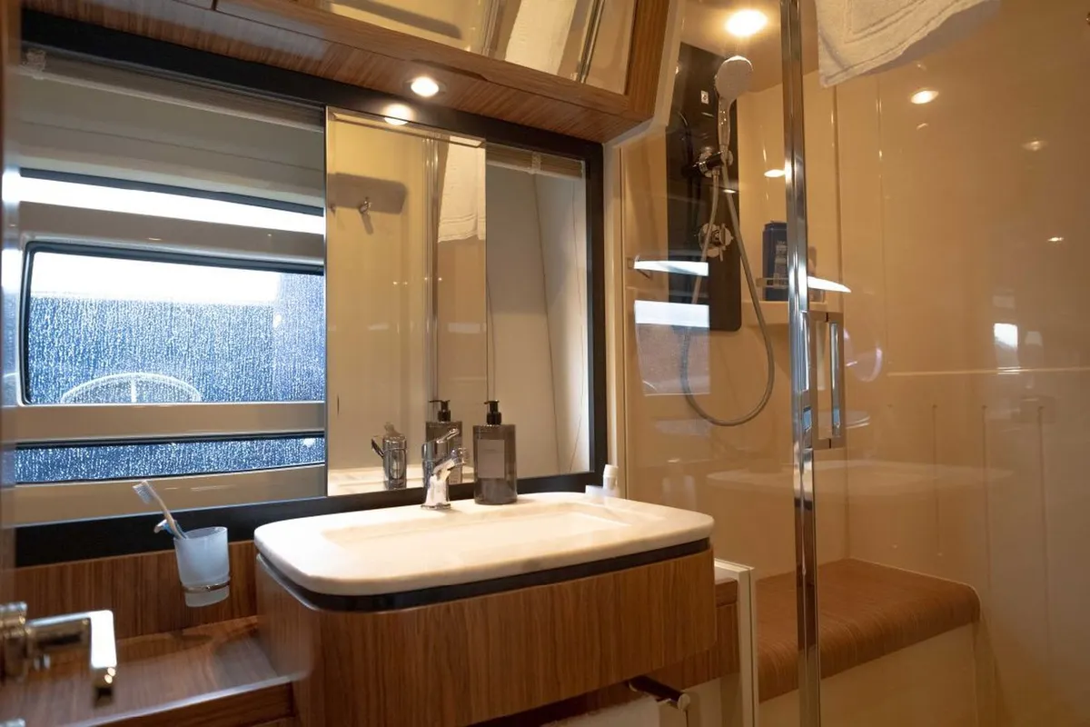 Azimut Magellano 53 — Interior photo 10
