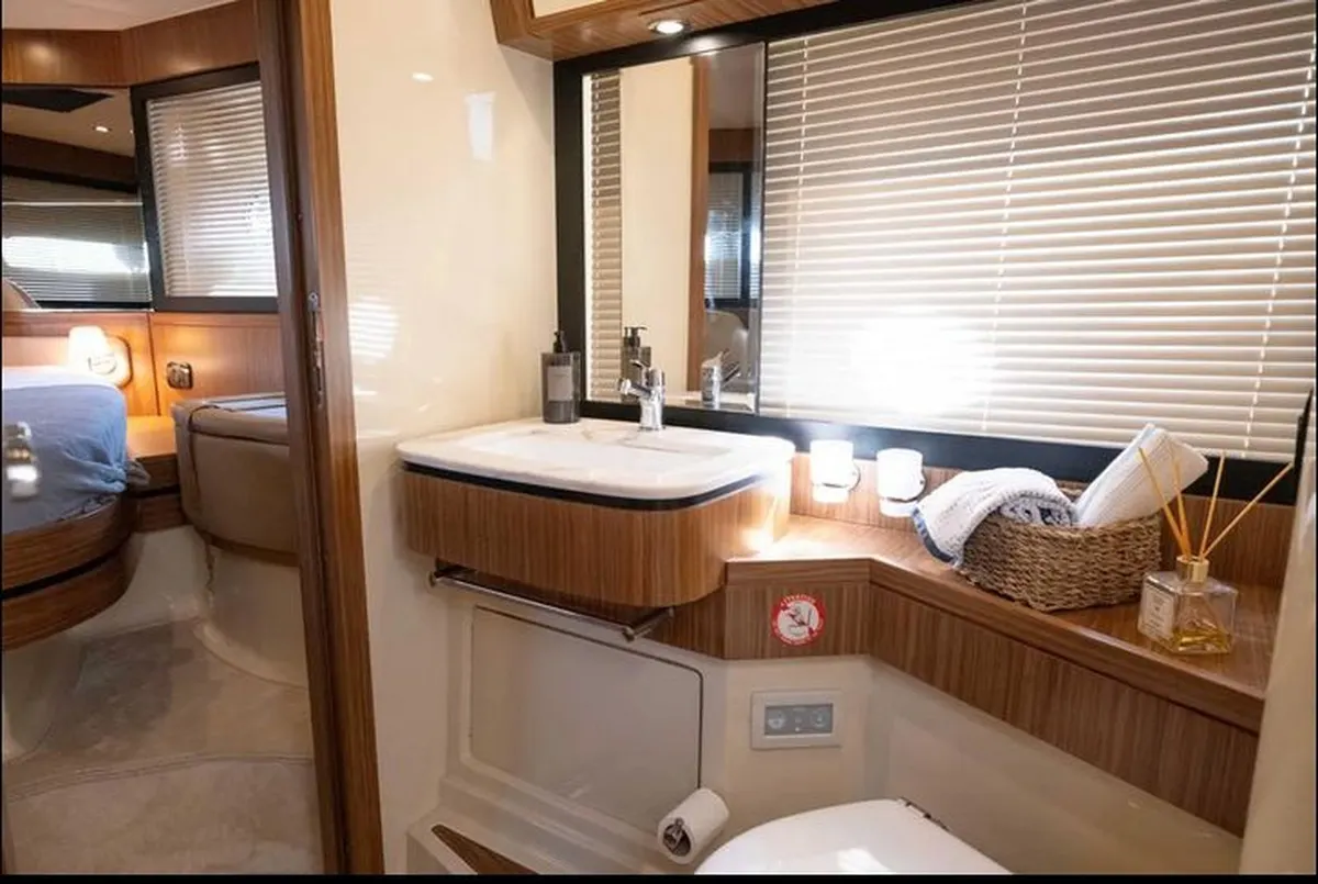 Azimut Magellano 53 — Interior photo 12