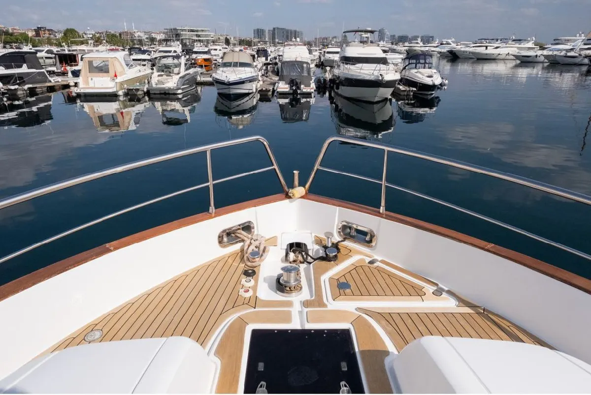 Azimut Magellano 53 — Exterior photo 6