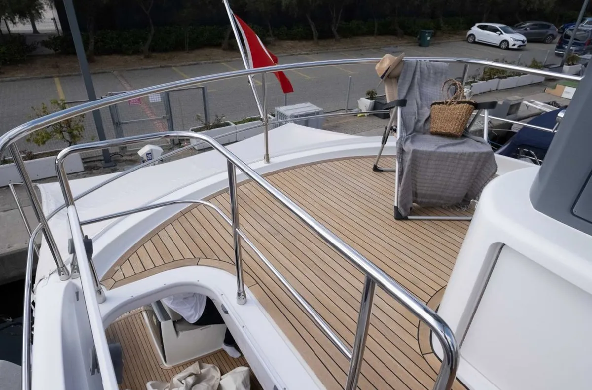 Azimut Magellano 53 — Exterior photo 7