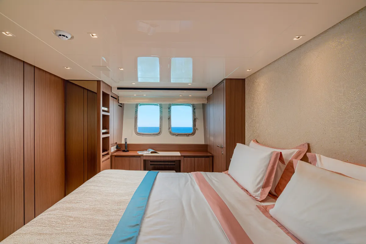 Firefly — Interior photo 11