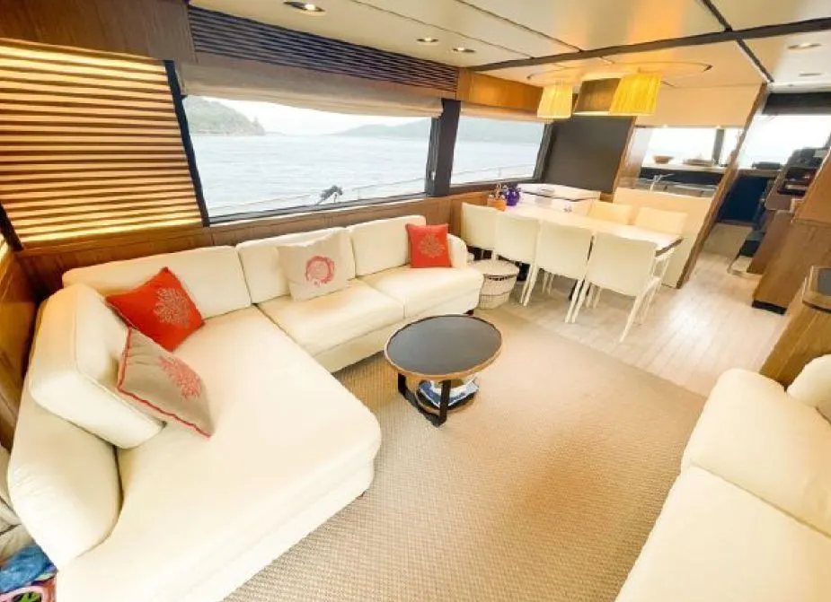 Azimut Magellano 66 (020) — Interior photo 3