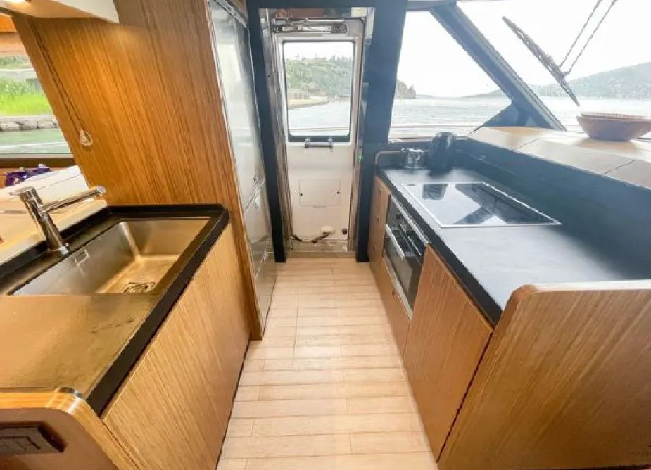 Azimut Magellano 66 (020) — Interior photo 6