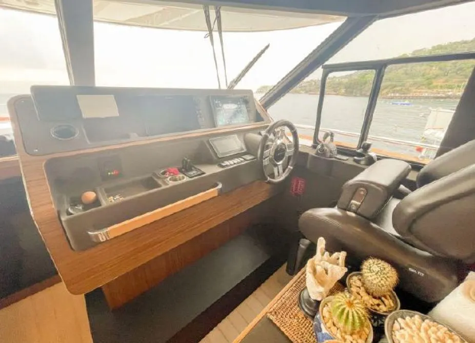Azimut Magellano 66 (020) — Interior photo 7