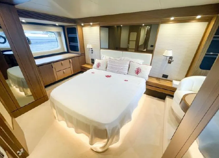 Azimut Magellano 66 (020) — Interior photo 9