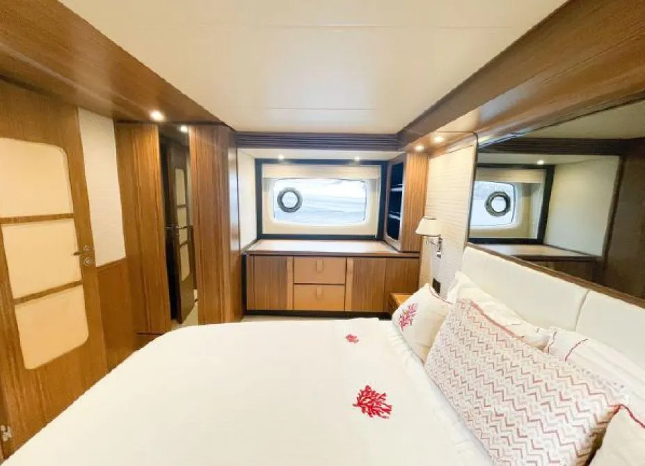 Azimut Magellano 66 (020) — Interior photo 10