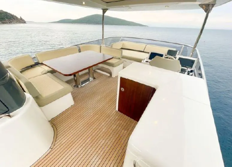 Azimut Magellano 66 (020) — Exterior photo 6