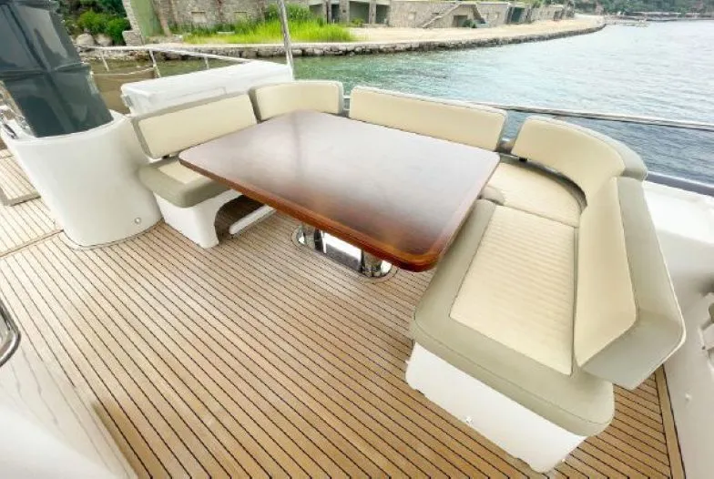 Azimut Magellano 66 (020) — Exterior photo 8