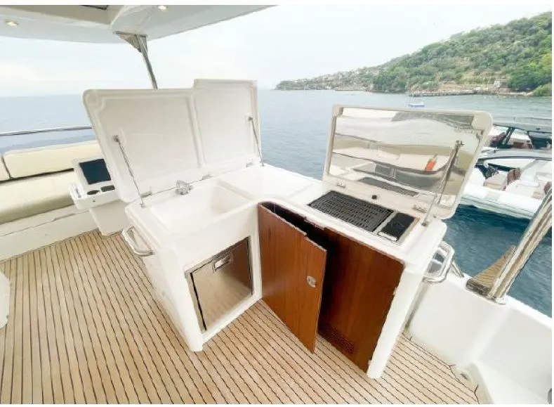 Azimut Magellano 66 (020) — Exterior photo 9