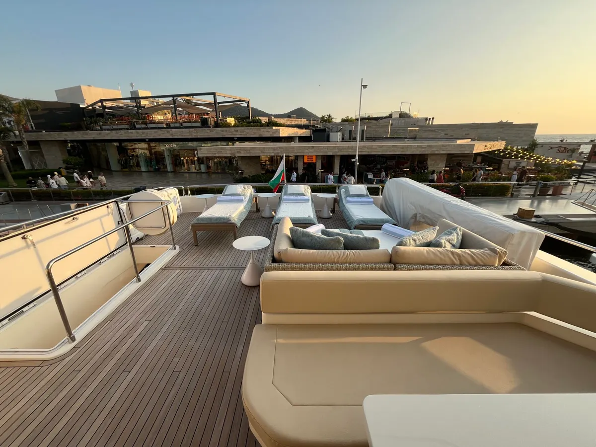 White Swan — Exterior photo 9