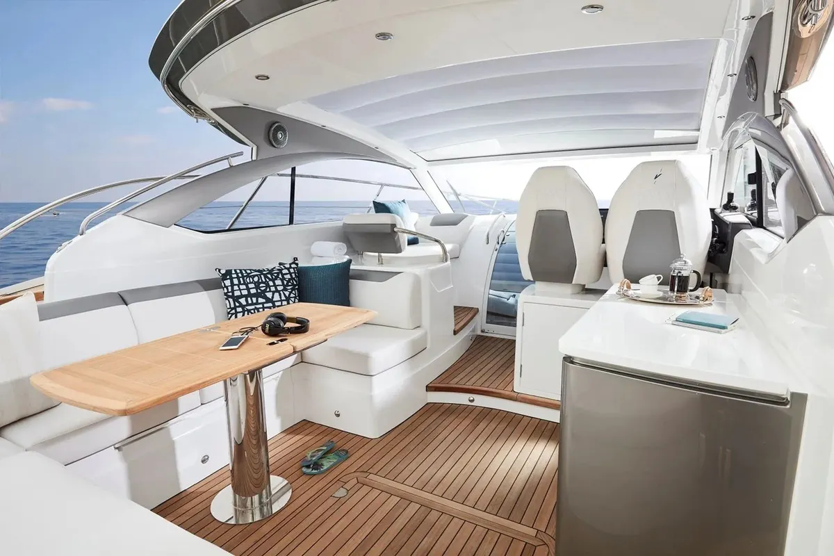 Princess V40 — Exterior photo 23