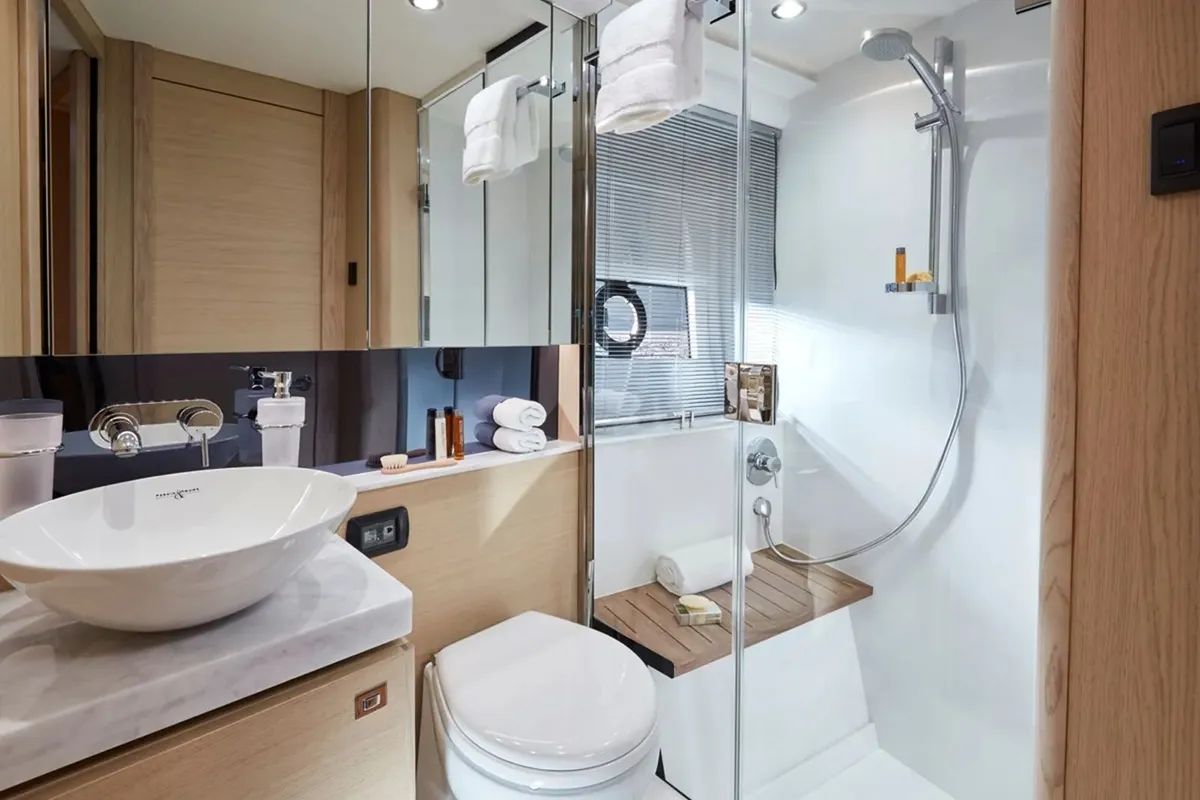 Princess V40 — Exterior photo 24
