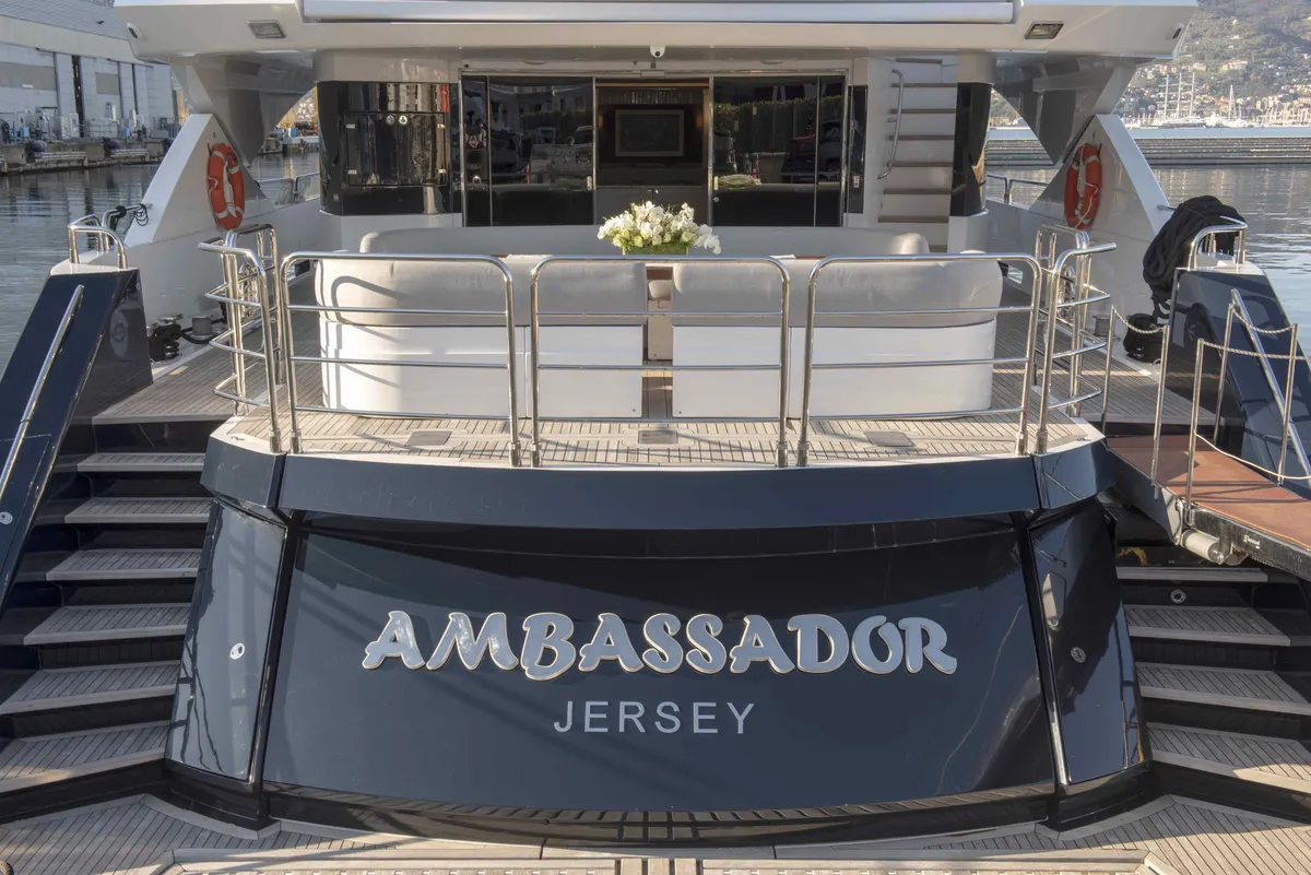 Sunseeker 131 Yacht - Ambassador — Exterior photo 2