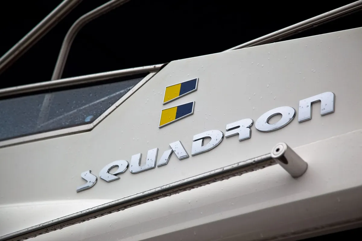 Fairline Squadron 55 (2009) — Exterior photo 8