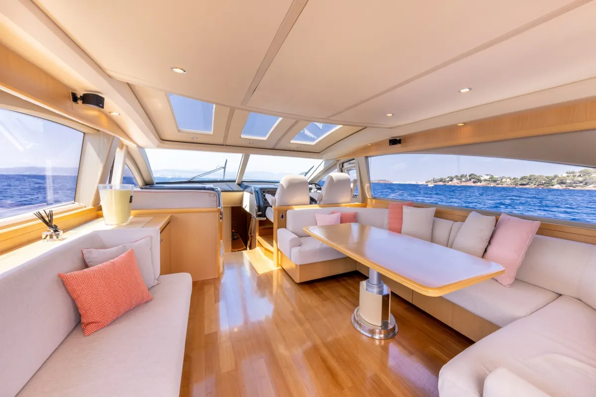 Princess V70 — Exterior photo 12