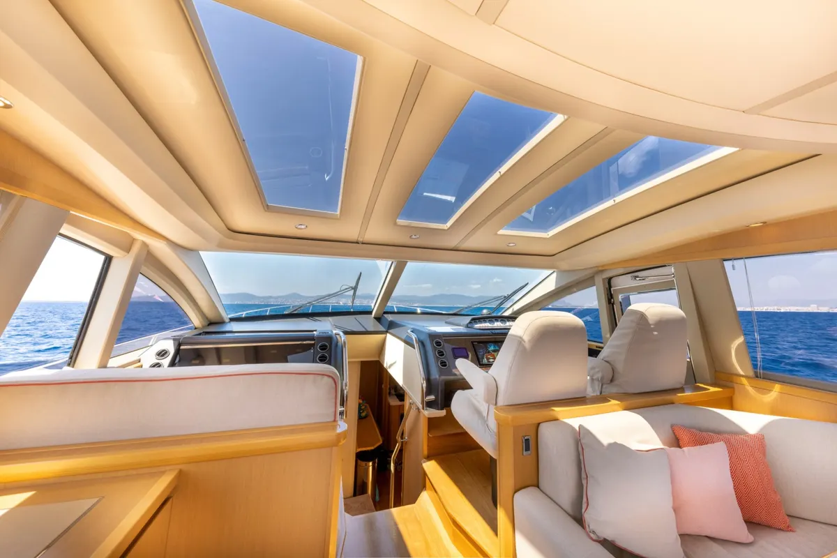 Princess V70 — Exterior photo 13