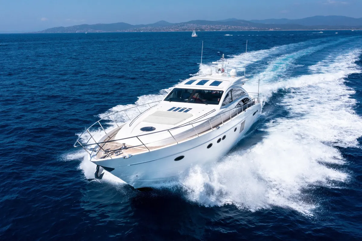 Princess V70 — Exterior photo 5