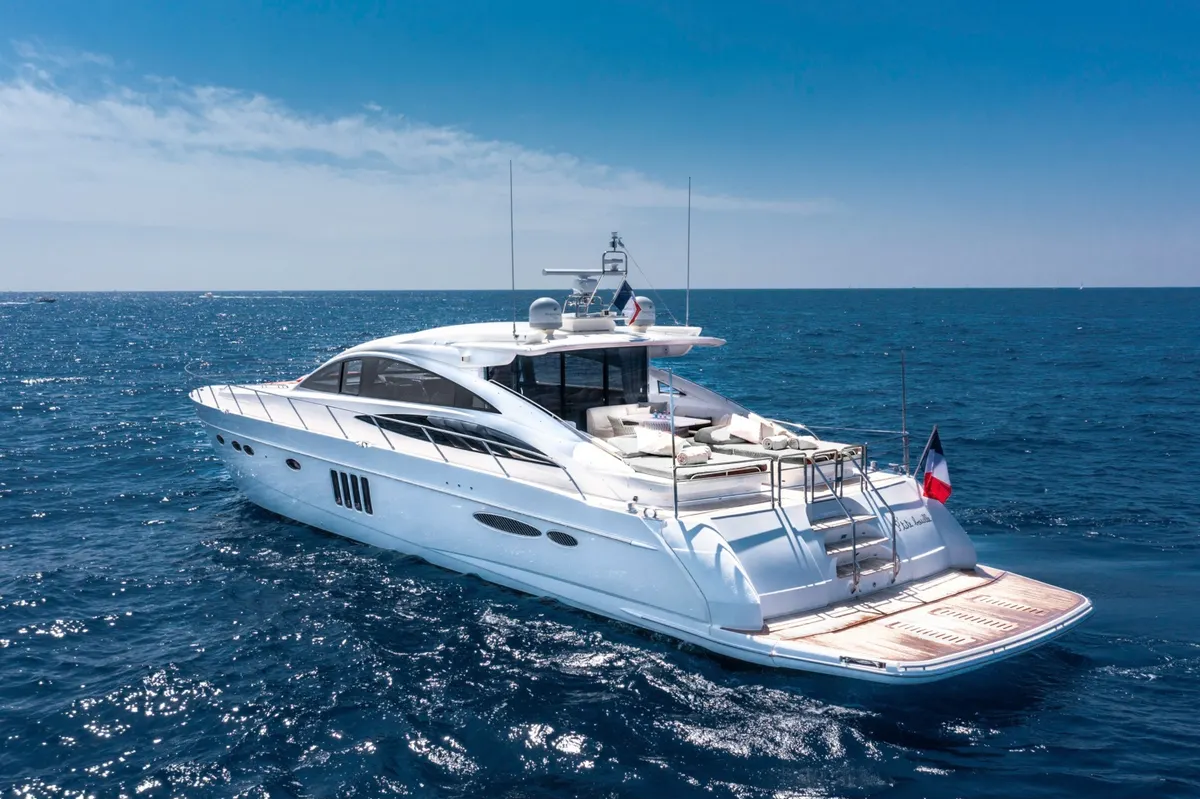 Princess V70 — Exterior photo 8