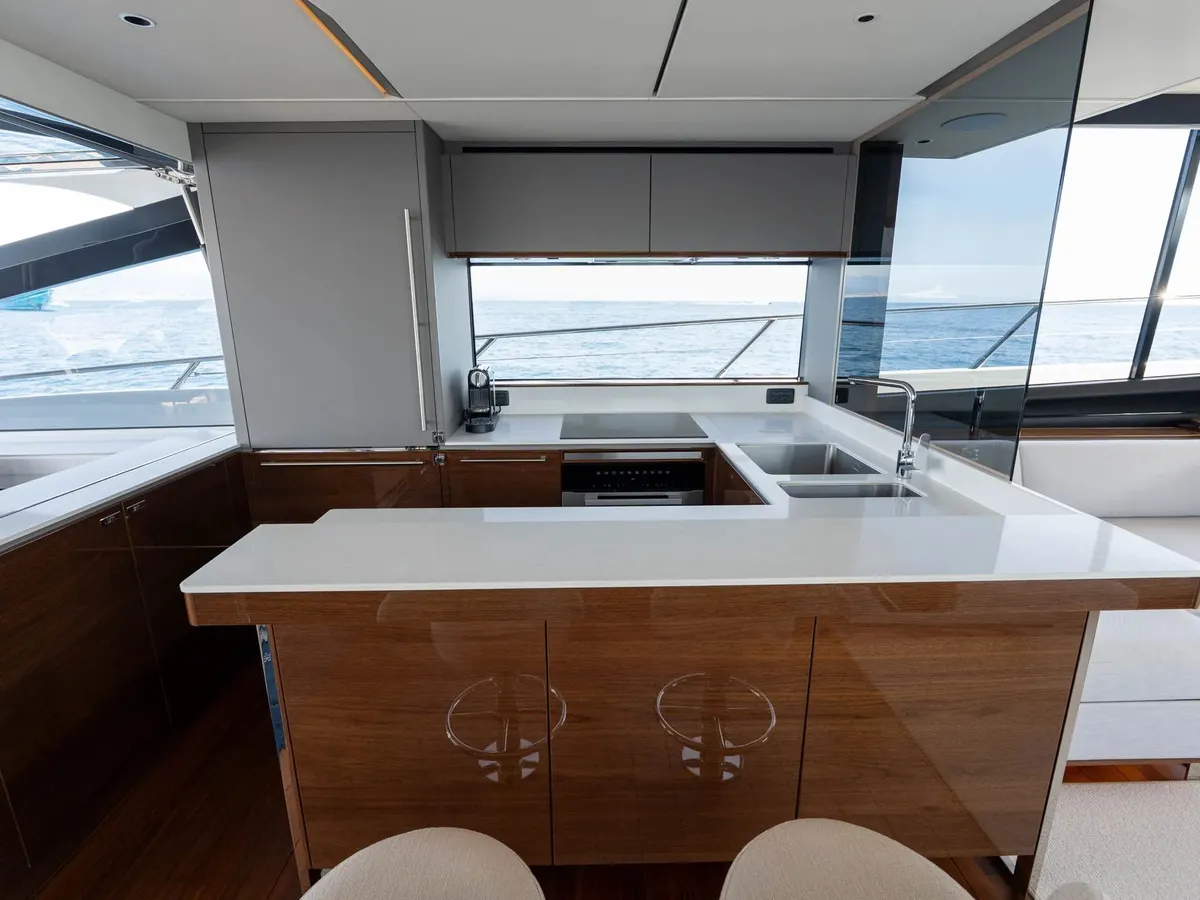 Princess S80 — Interior photo 18
