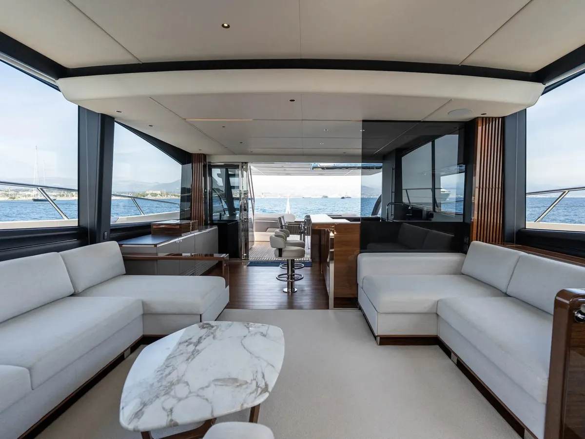 Princess S80 — Interior photo 20