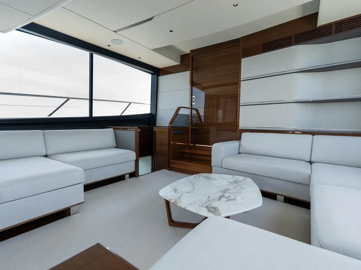 Princess S80 — Interior photo 22
