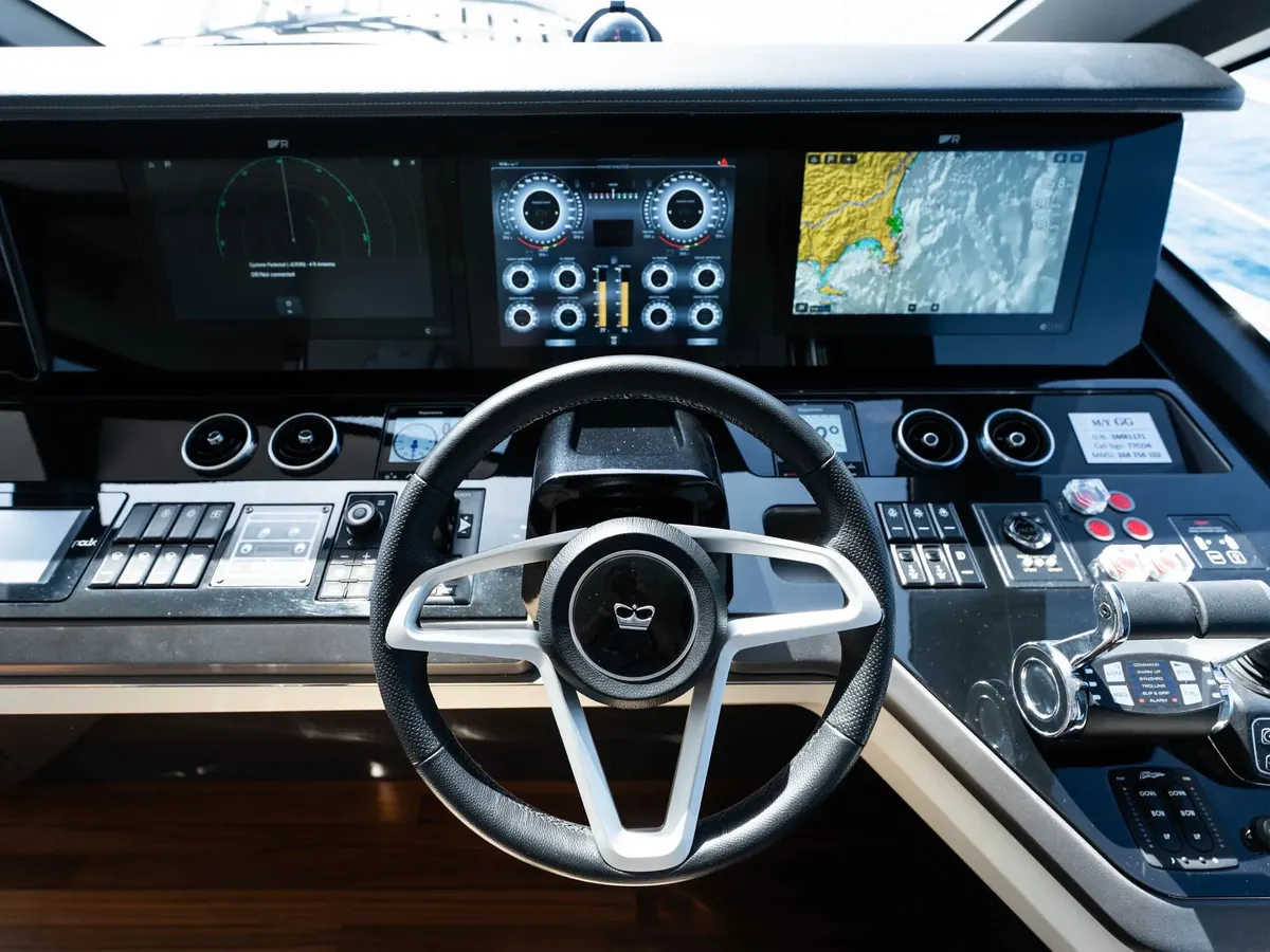 Princess S80 — Exterior photo 13