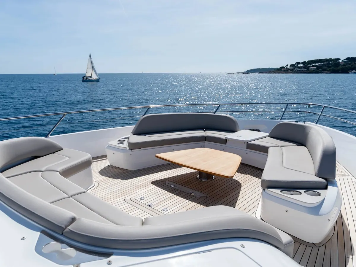 Princess S80 — Exterior photo 15