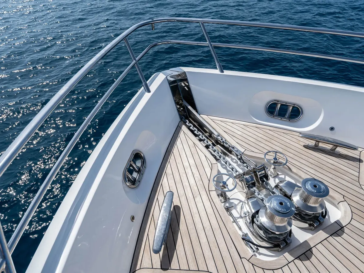 Princess S80 — Exterior photo 16