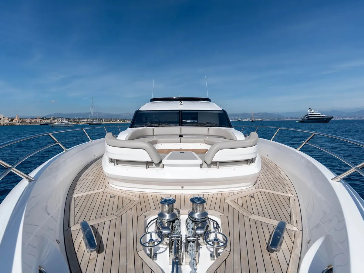 Princess S80 — Exterior photo 17