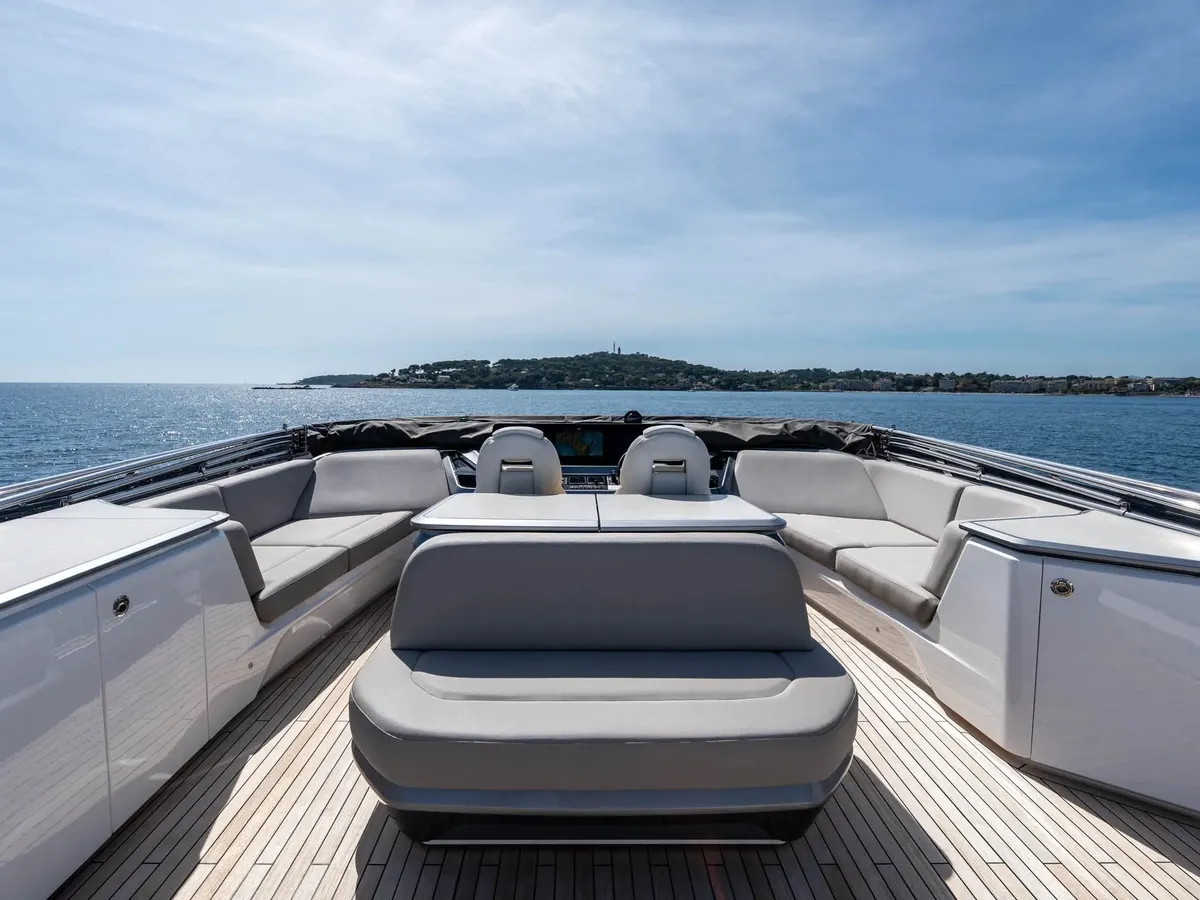 Princess S80 — Exterior photo 18
