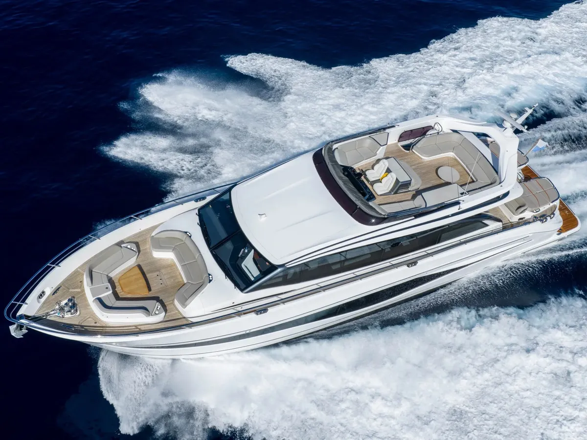 Princess S80 — Exterior photo 5