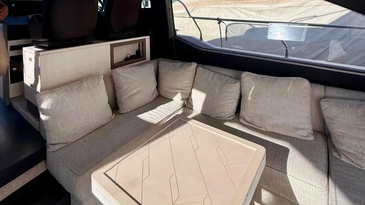 Azimut 50 — Exterior photo 3