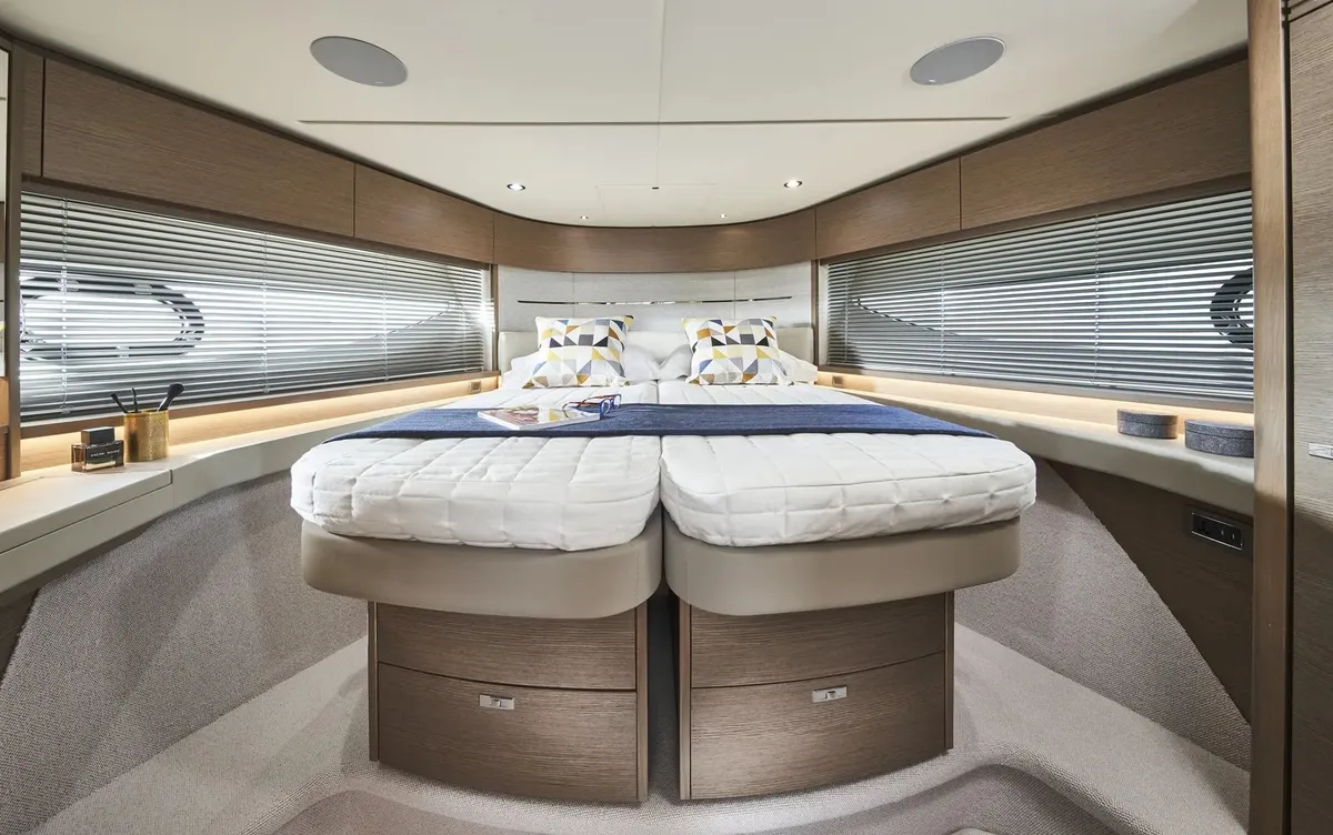 Princess V55 — Exterior photo 23
