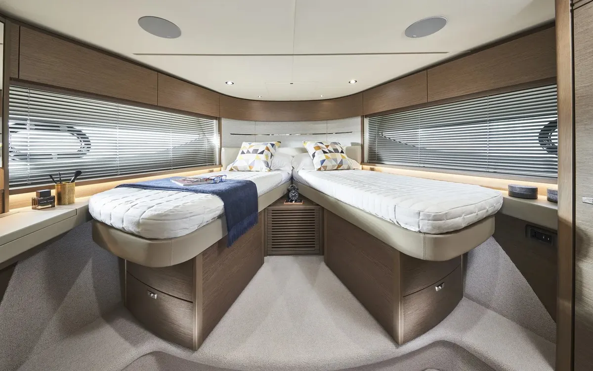 Princess V55 — Exterior photo 24