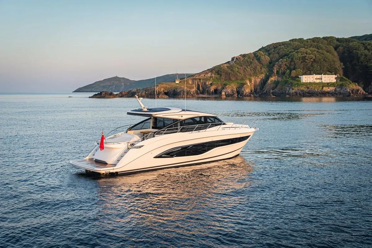 Princess V55 — Exterior photo 3