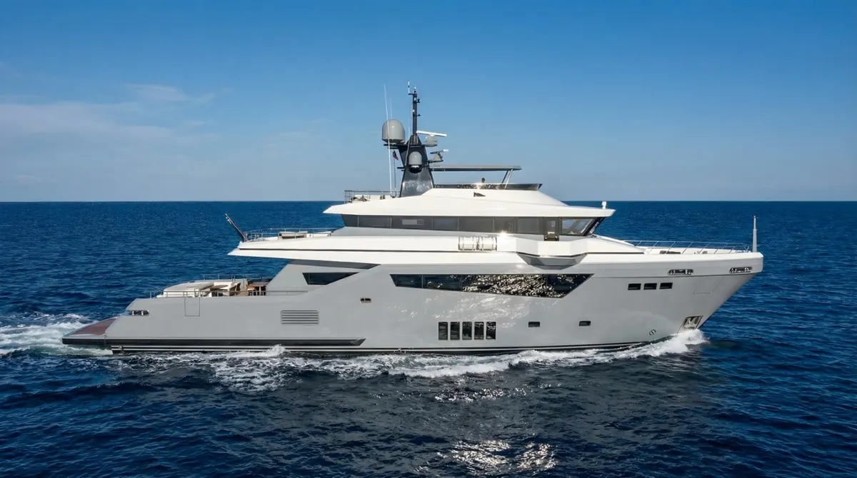 33M Explorer – Brizo Yachts