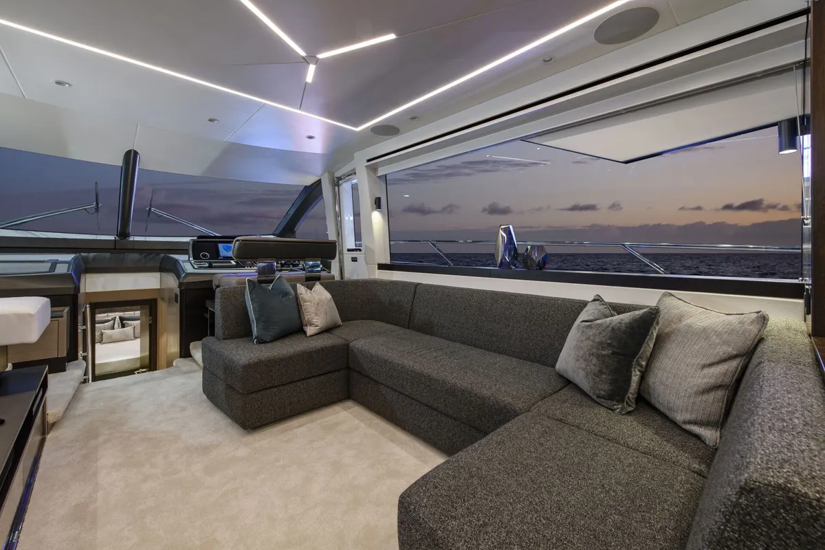 Manhattan 68 - Sunseeker — Interior photo 4
