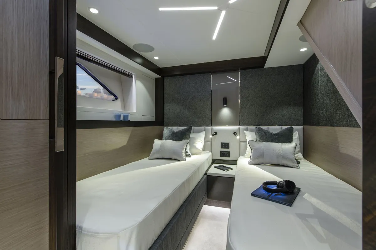 Manhattan 68 - Sunseeker — Interior photo 6