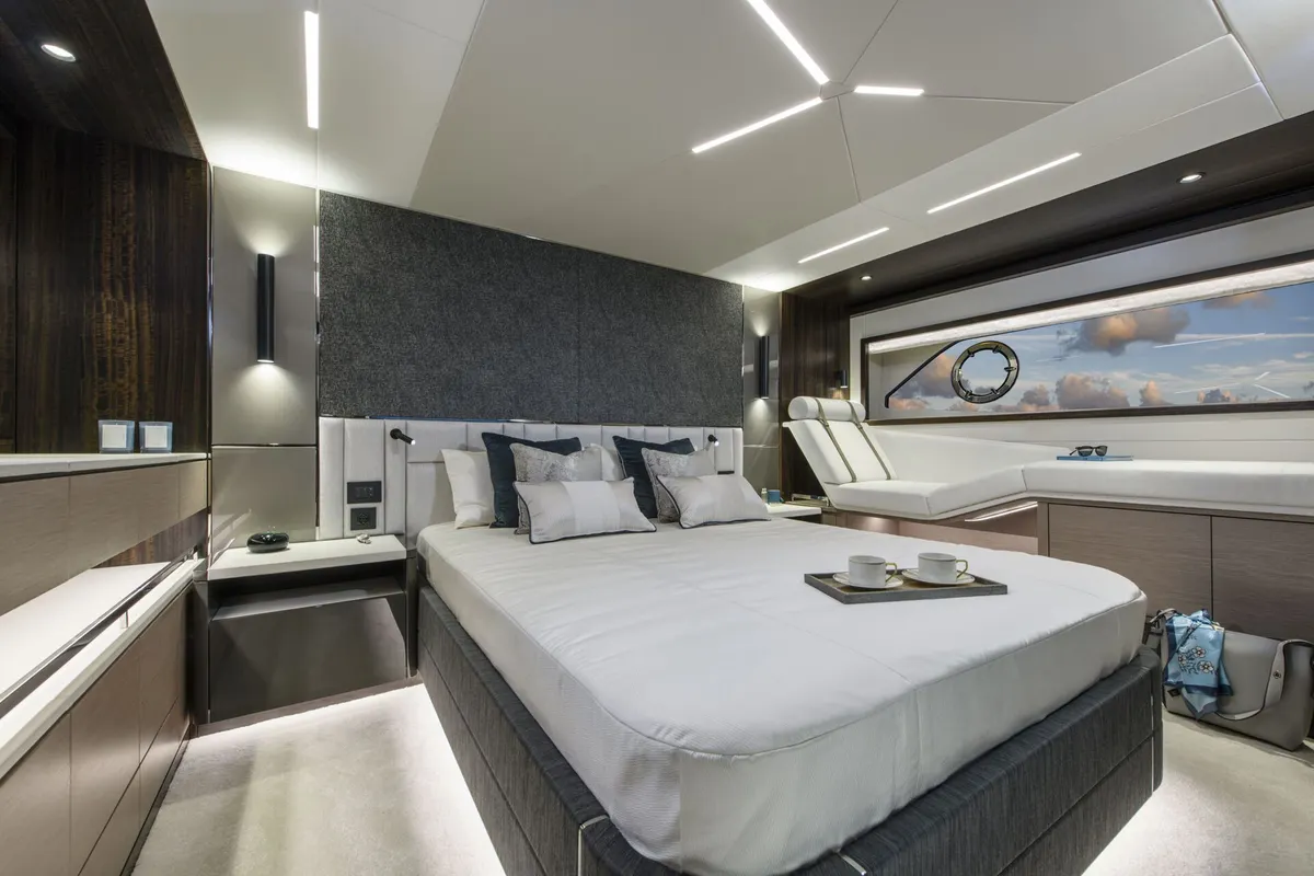Manhattan 68 - Sunseeker — Interior photo 1