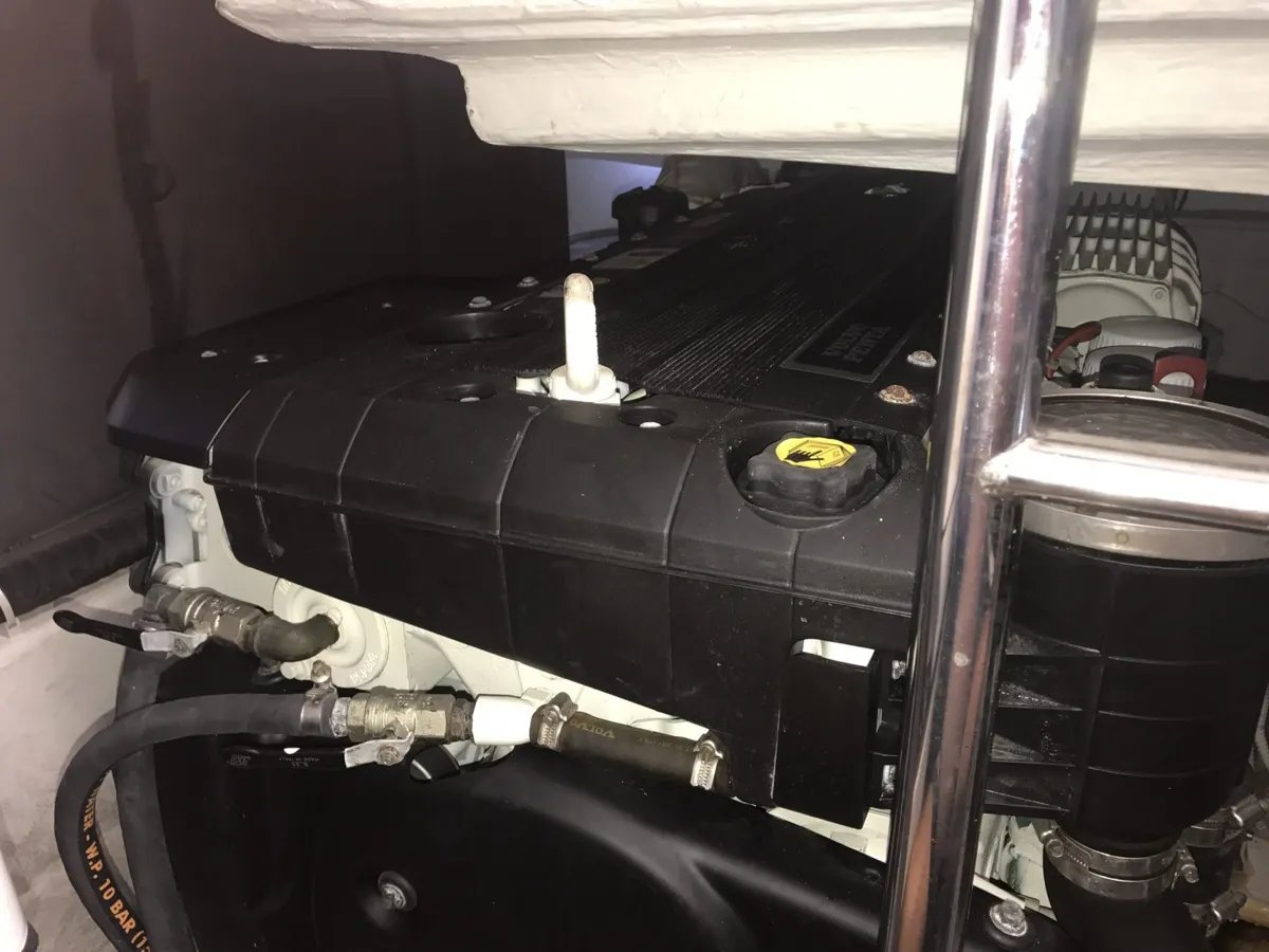 Salpa 50.5 — Interior photo 1