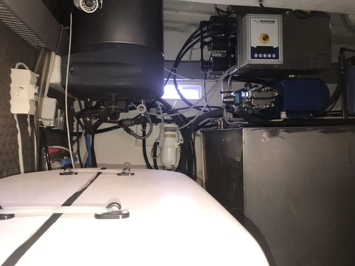 Salpa 50.5 — Interior photo 2