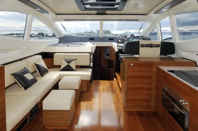 Salpa 50.5 — Interior photo 10