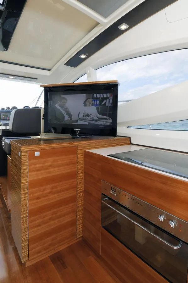 Salpa 50.5 — Interior photo 11