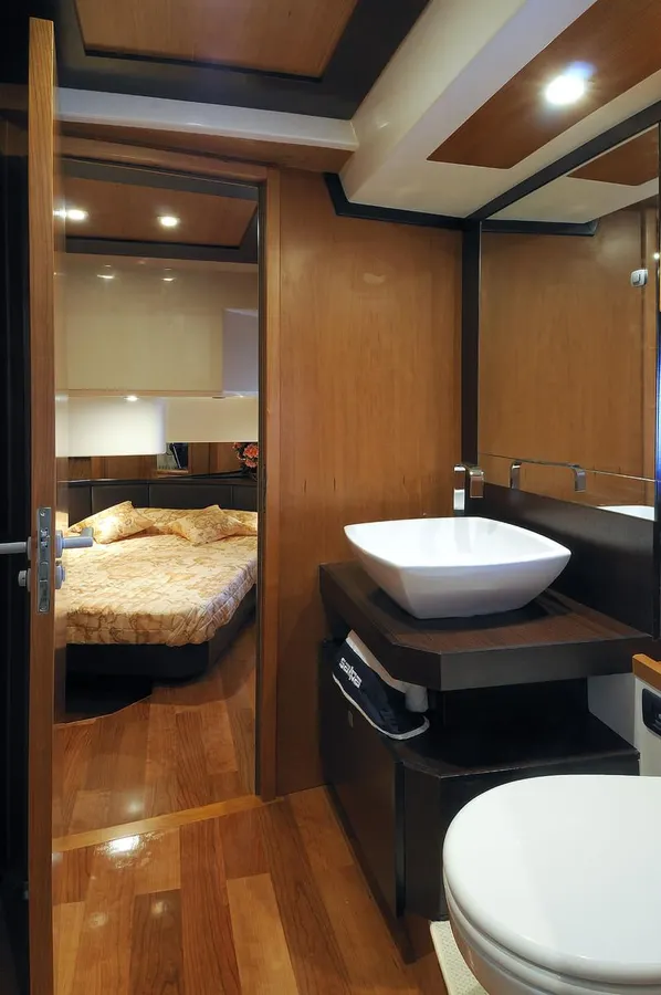 Salpa 50.5 — Interior photo 15