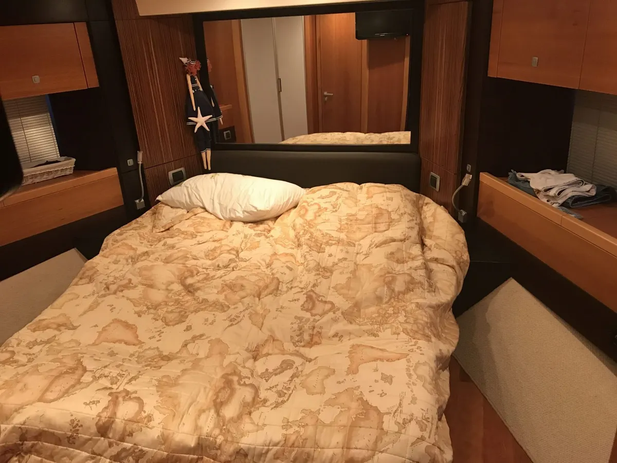 Salpa 50.5 — Interior photo 17