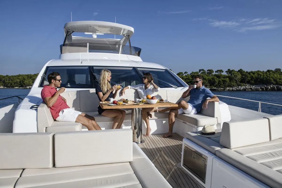 Sunseeker 76 Yacht — Exterior photo 3
