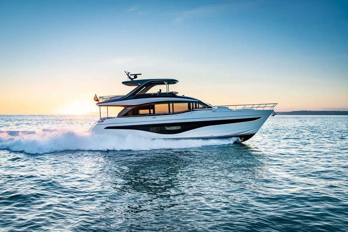 Princess Y80 — Exterior photo 11